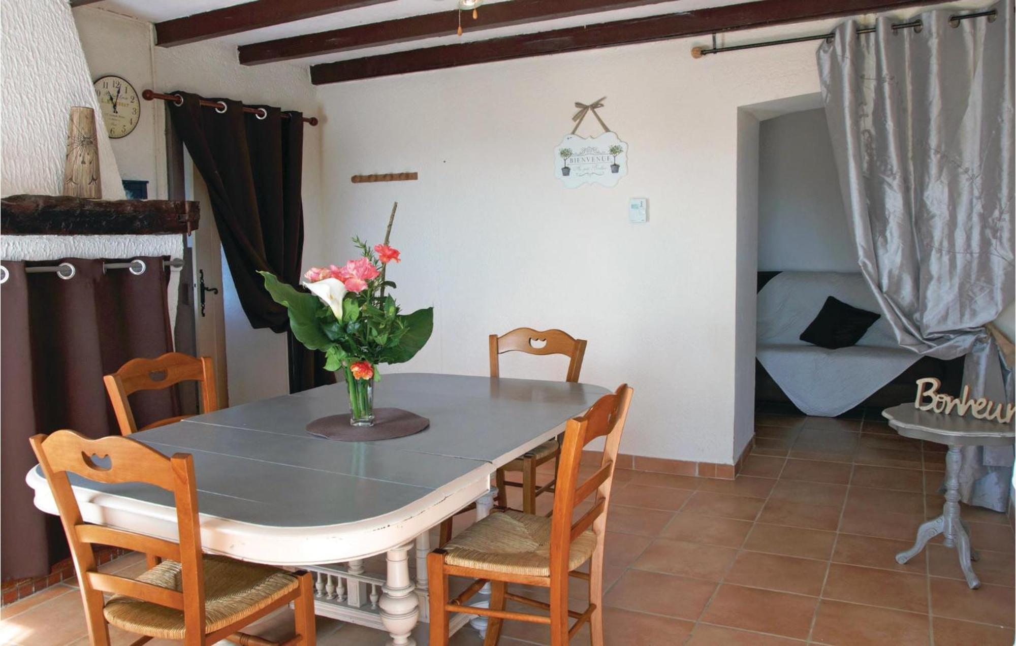 Gorgeous Home In Lavardac With Kitchen Exterior foto